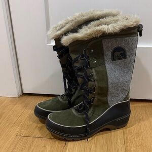 Sorel Women's Winter Lace-Up Boots in Olive with Faux Fur Trim